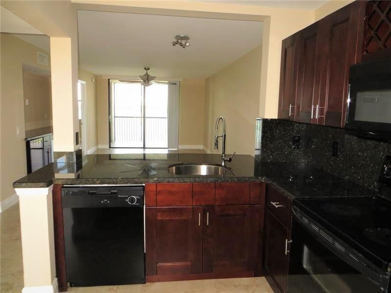 110 Lake Emerald Drive 409, Oakland Park, Floride 33309, États-Unis