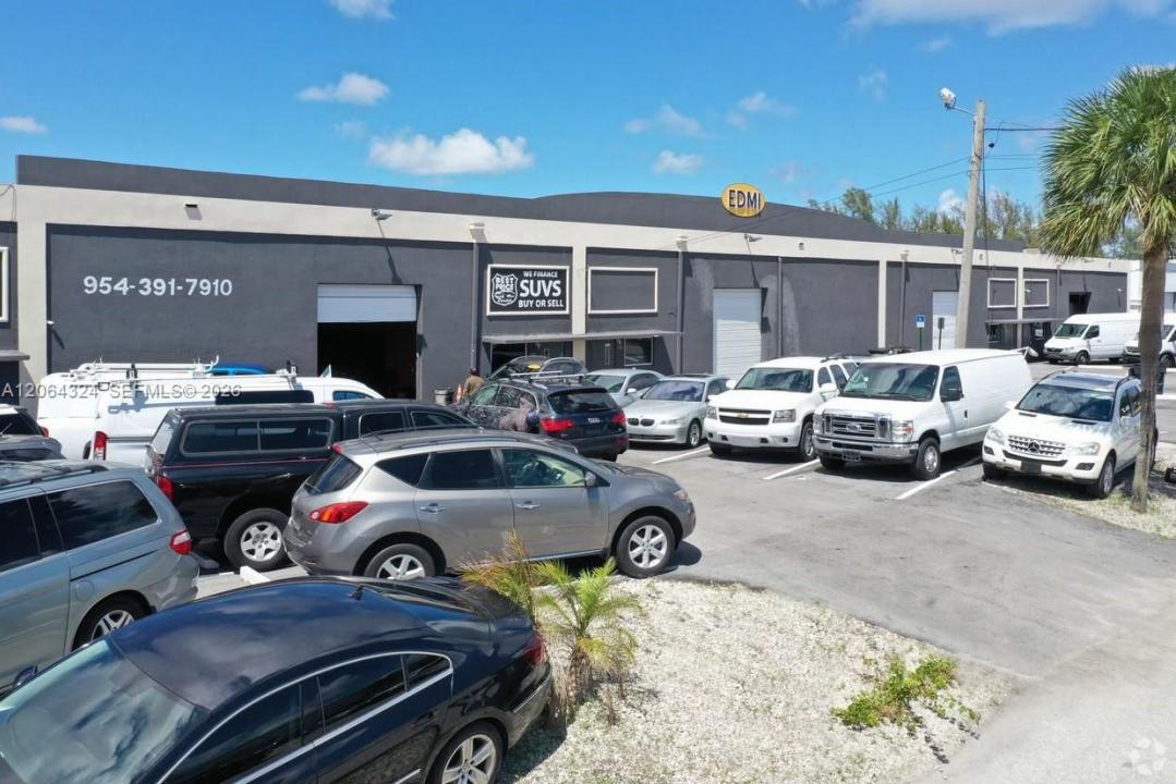1063 NW 1st Ct, Hallandale Beach, Floride 33009, États-Unis
