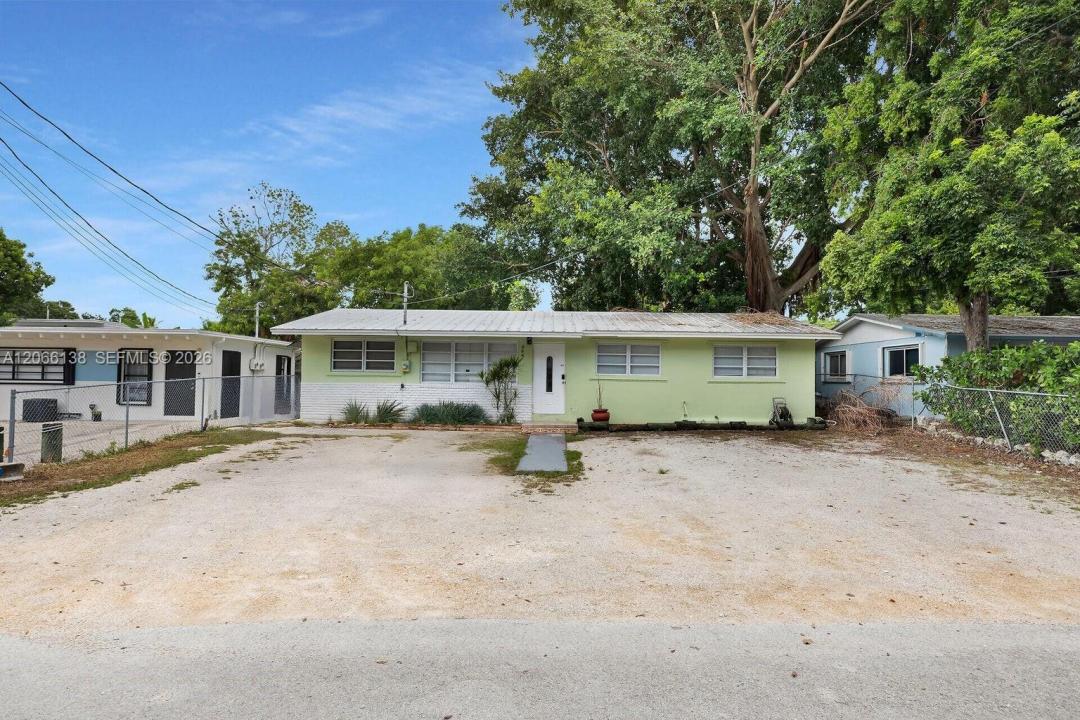 664 Colson Dr, Key Largo, Florida 33037, USA