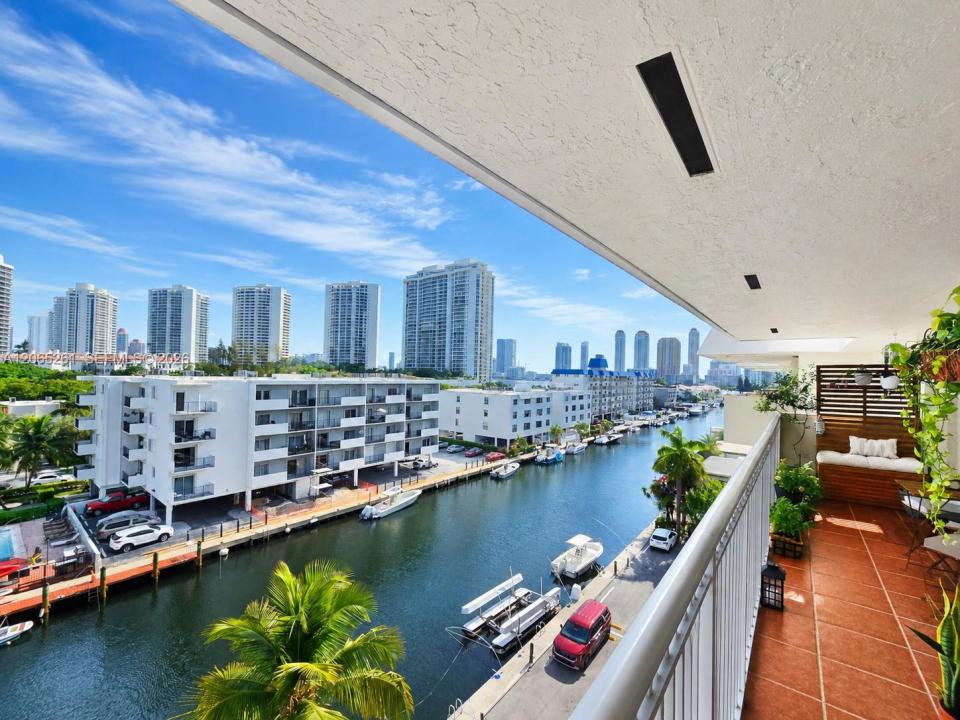 3601 NE 170th St 605, North Miami Beach, Floride 33160, États-Unis