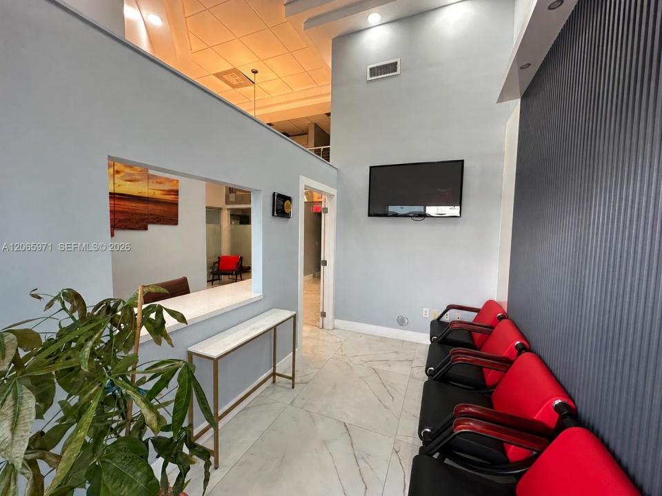 5941 NW 173rd Dr B-8, Hialeah, Florida 33015, USA