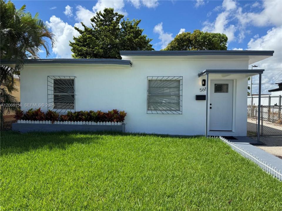 568 E 49th St, Hialeah, Florida 33013, Amerika Birleşik Devletleri