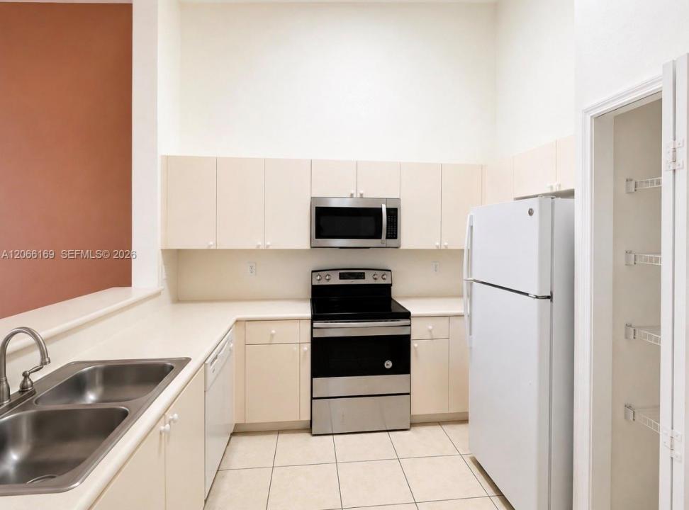 2811 SE 17th Ave 206, Homestead, Floride 33035, États-Unis