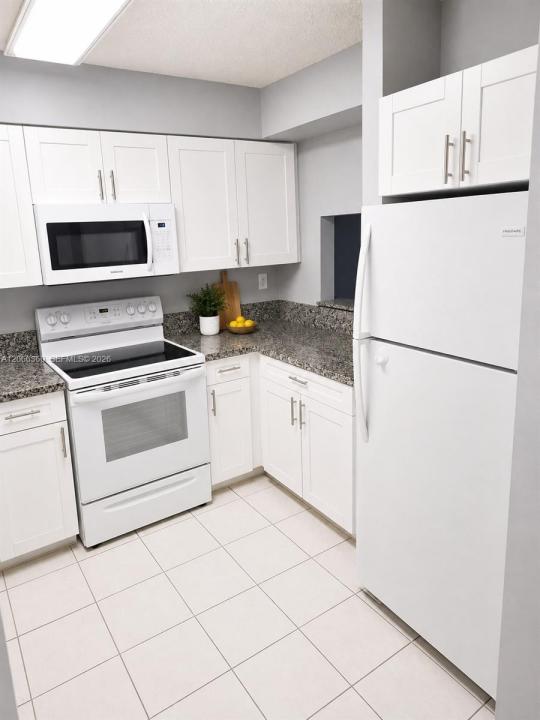 14951 SW 82nd Ln 17-502, Miami, Floride 33193, États-Unis