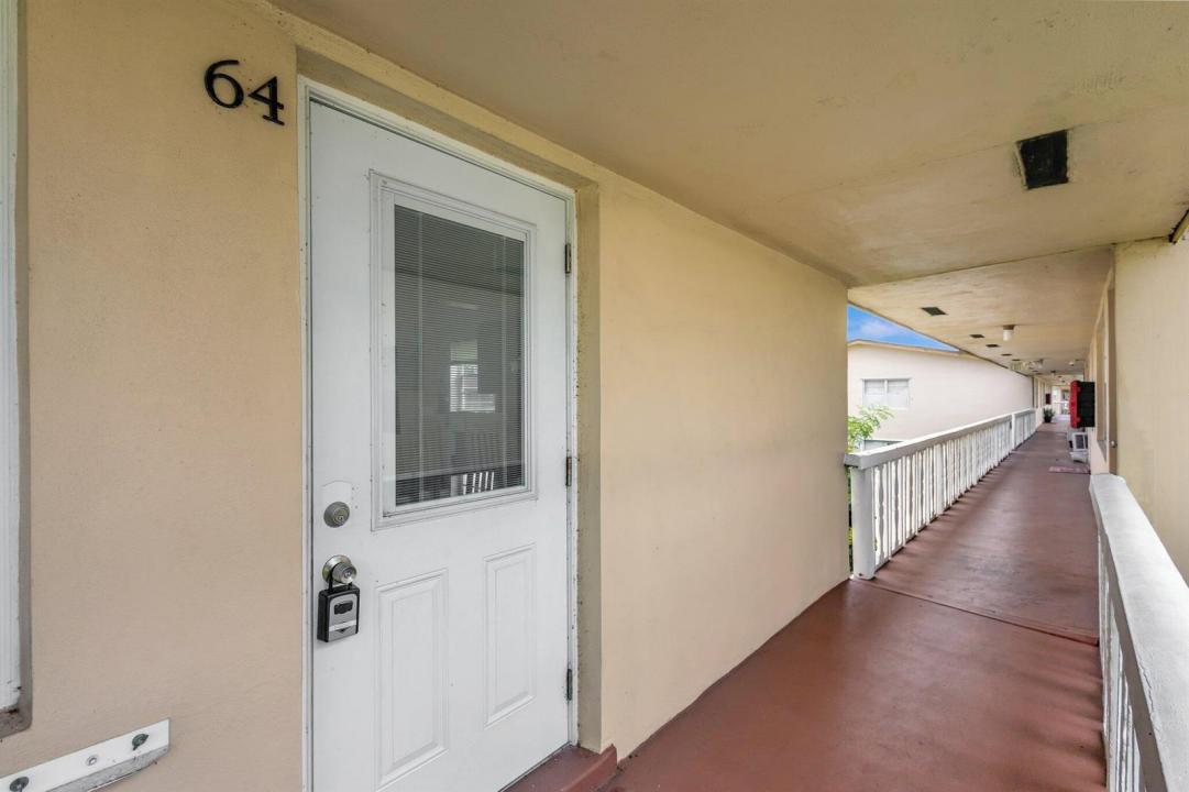 64 COVENTRY C, West Palm Beach, Florida 33417, USA