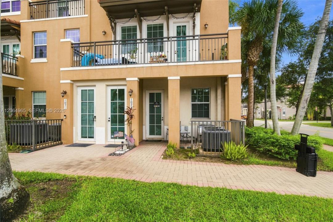 1075 SW 147 Ave 5601, Pembroke Pines, Florida 33027, USA