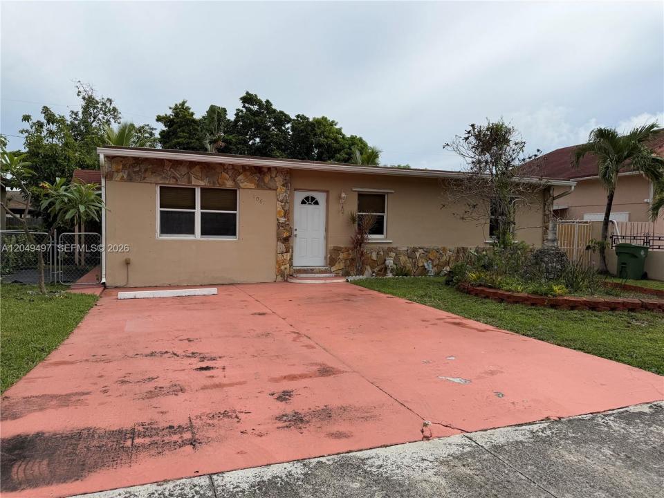 1061 E 20th St, Hialeah, Floride 33013, États-Unis
