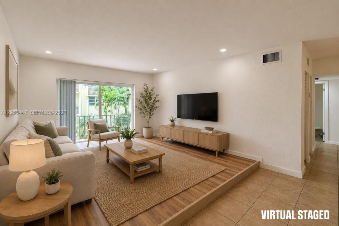 13898 SW 90th Ave 204-EE, Miami, Florida 33176, USA