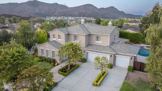 Via Helena, Newbury Park, California 91320