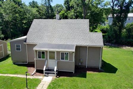 21 Narragansett Road, Cumberland, Rhode Island 02864, USA