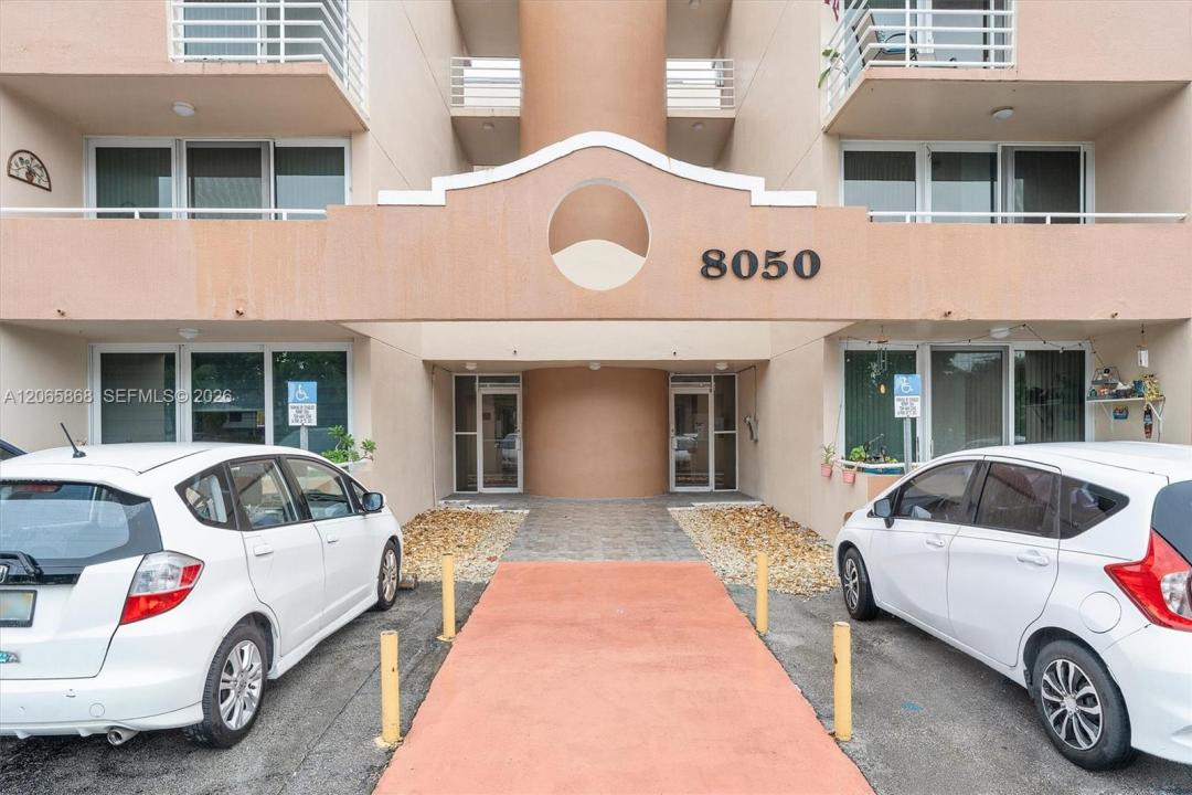 8050 NW 8th St 1110, Miami, Florida 33126, Stati Uniti