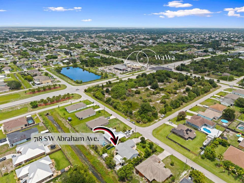 718 SW ABRAHAM Avenue, Port St. Lucie, Floride 34953, États-Unis