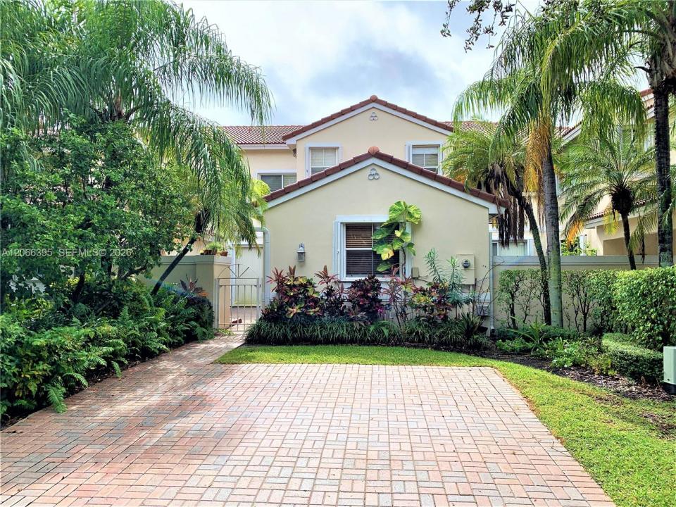 1130 Buttonwood Ln -, Hollywood, Florida 33019, Stati Uniti