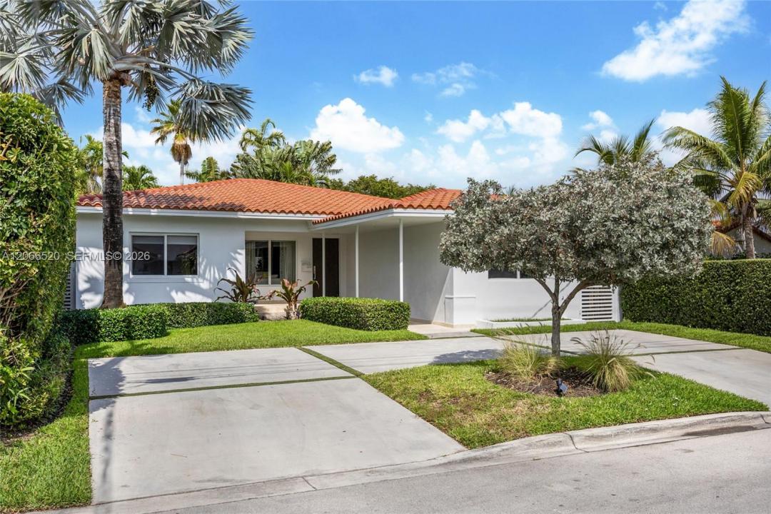 8950 Byron Ave, Surfside, Floride 33154, États-Unis