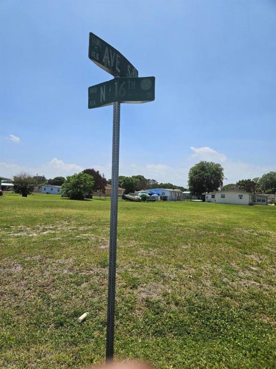 1909 N 16th Street, Fort Pierce, Floride 34950, États-Unis