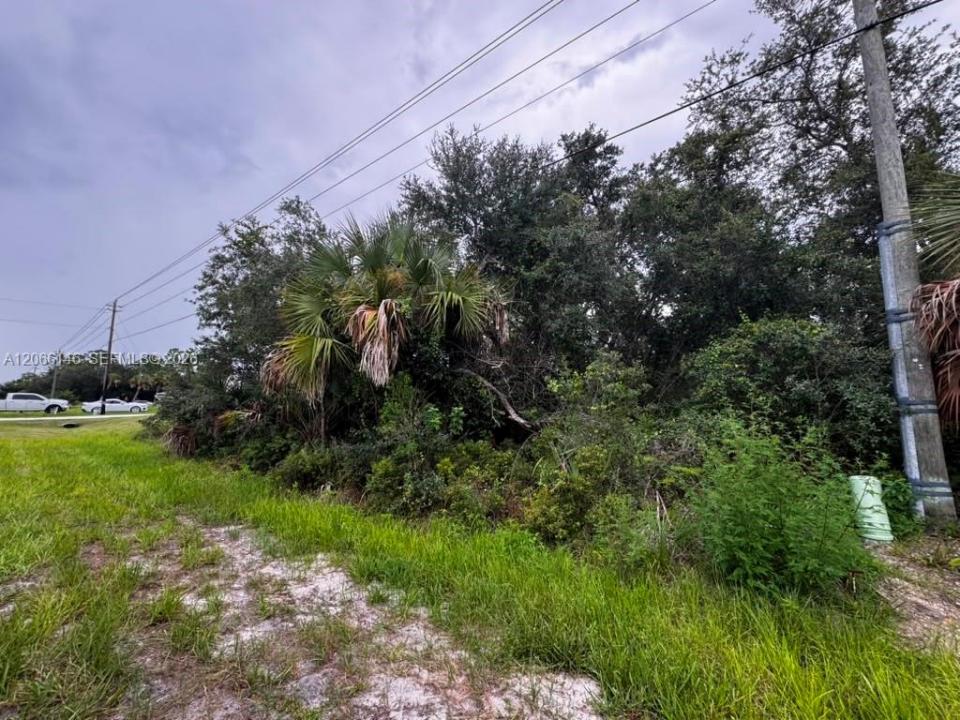17425 EDGEWATER DR, Port Charlotte, Florida 33948, USA