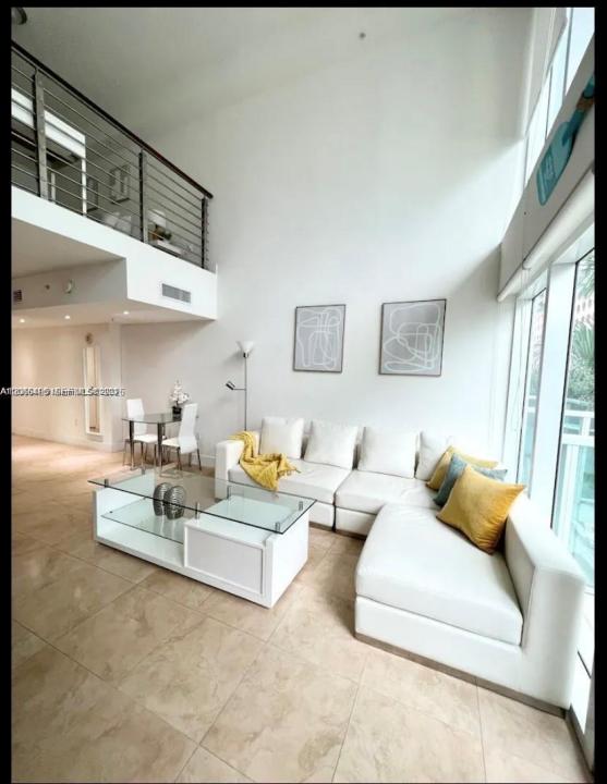41 SE 5th St 414, Miami, Florida 33131, USA