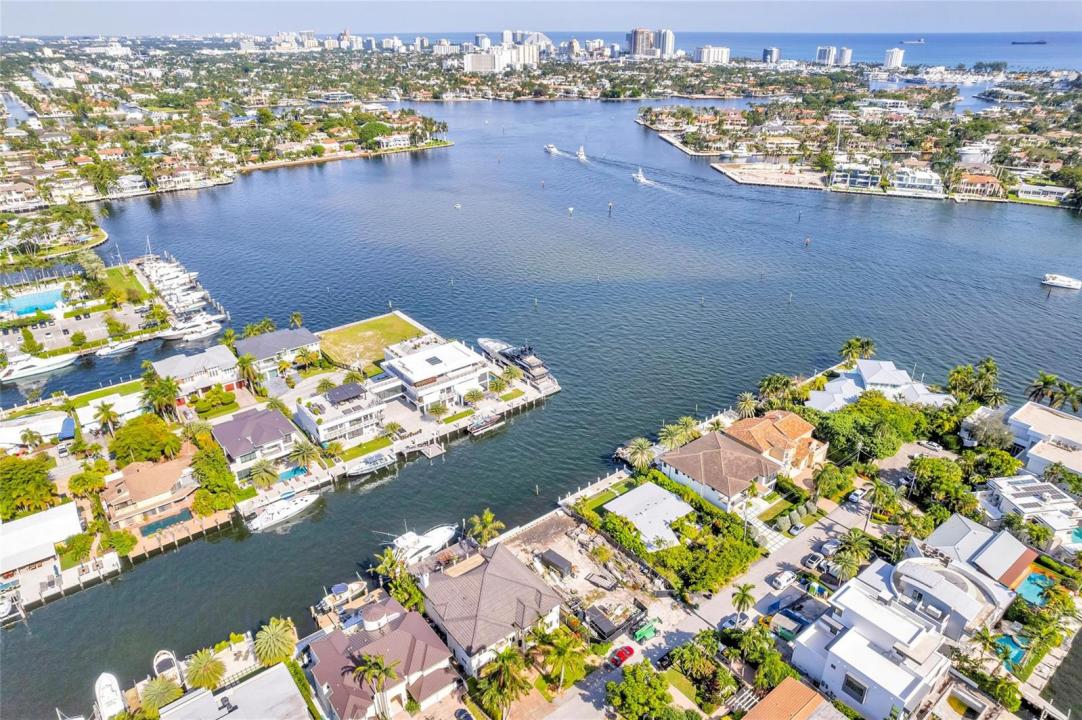1725 SE 13TH Street, Fort Lauderdale, Florida 33316