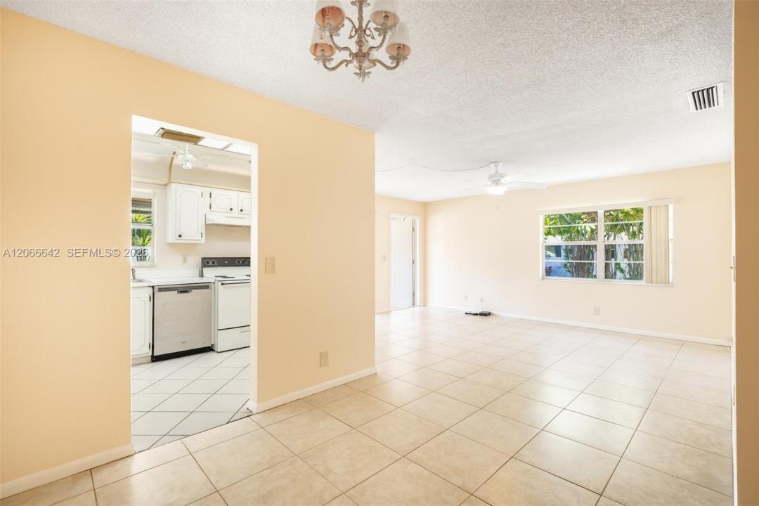 3645 SW Natura Ave D, Deerfield Beach, Florida 33441, Stati Uniti