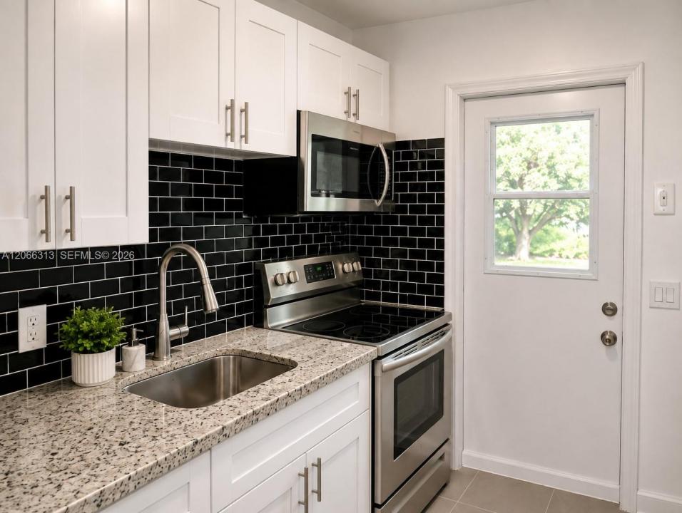 309 Phippen Waiters Rd 2, Dania Beach, Florida 33004, Stati Uniti
