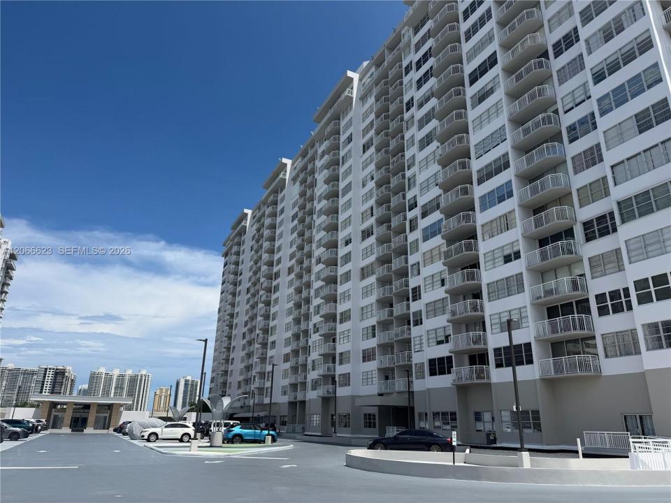 18031 Biscayne Blvd 601, Aventura, Florida 33160, USA