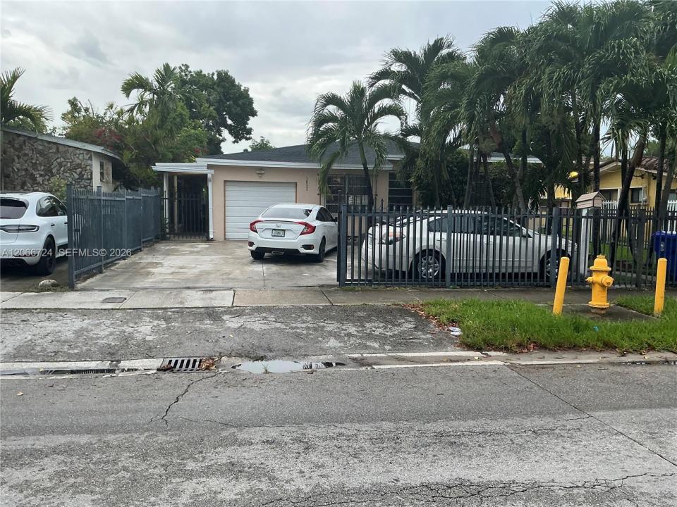 1855 NW 32nd St, Miami, Floride 33142, États-Unis
