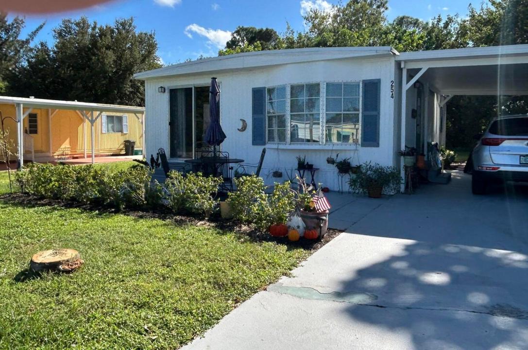 254 W Caribbean, Port St. Lucie, Florida 34952, USA