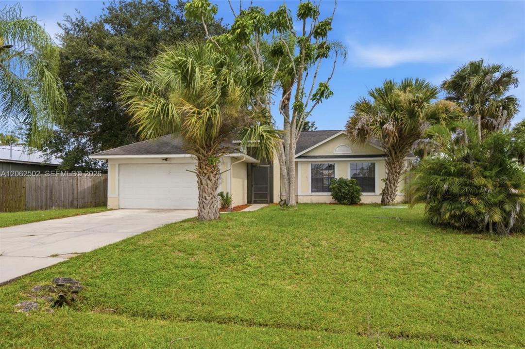 1262 SW Lawndale Ave, Port St. Lucie, Floride 34953, États-Unis