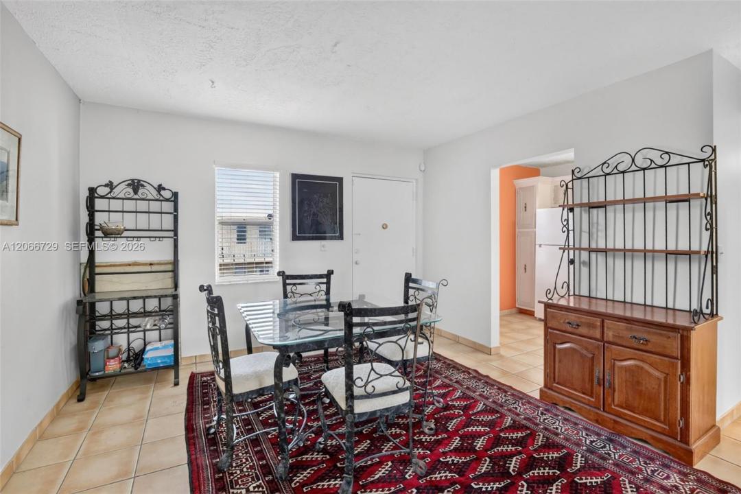 2811 Somerset Dr 405, Lauderdale Lakes, Floride 33311, États-Unis