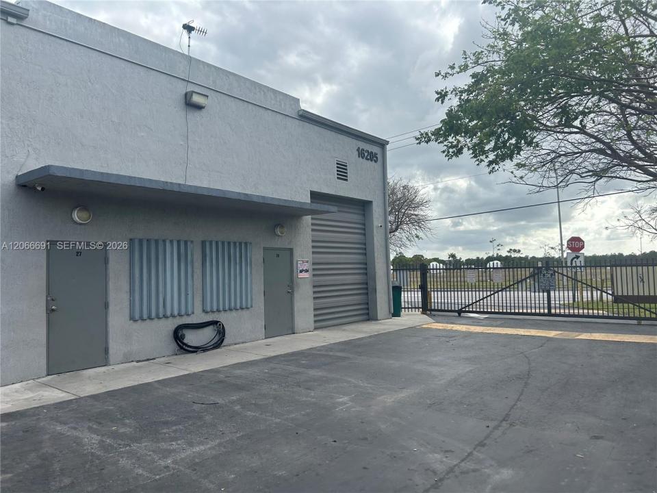 16205 SW 117th Ave 24, Miami, Florida 33177, USA