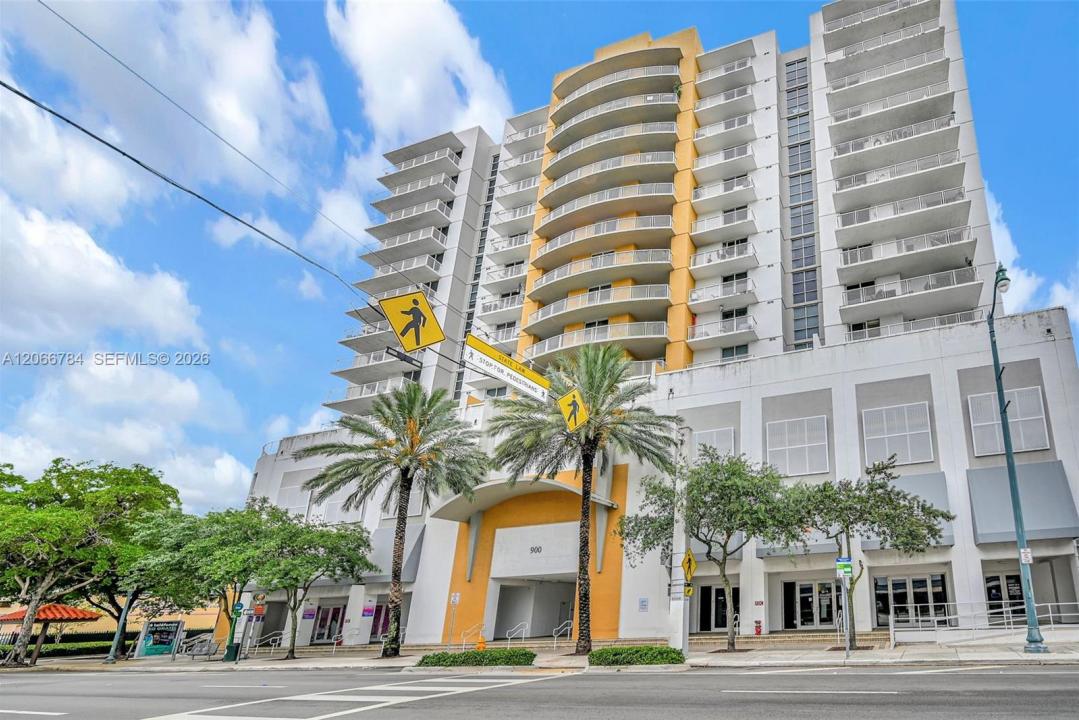 900 SW 8th St 908, Miami, Florida 33130, Stati Uniti