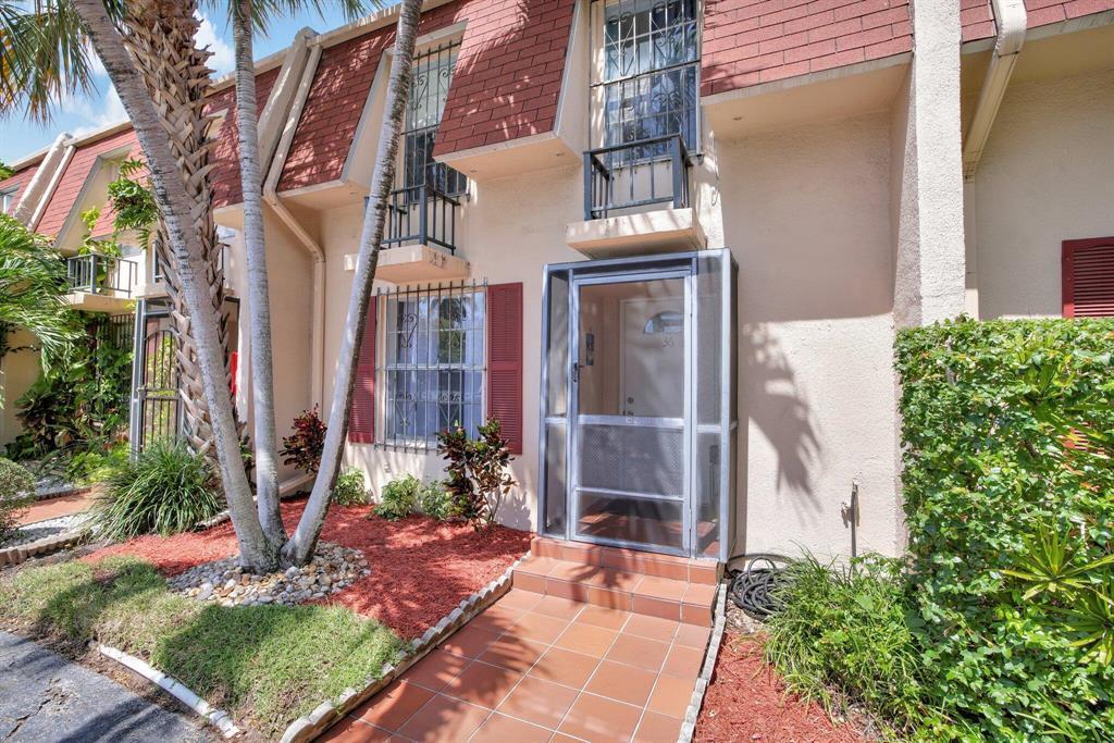 1001 THREE ISLANDS Boulevard 36, Hallandale Beach, Floride 33009, États-Unis