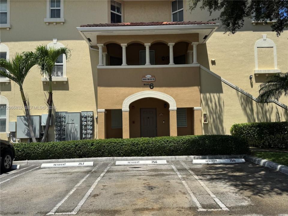 10885 NW 89th Ter 113, Doral, Florida 33178, USA