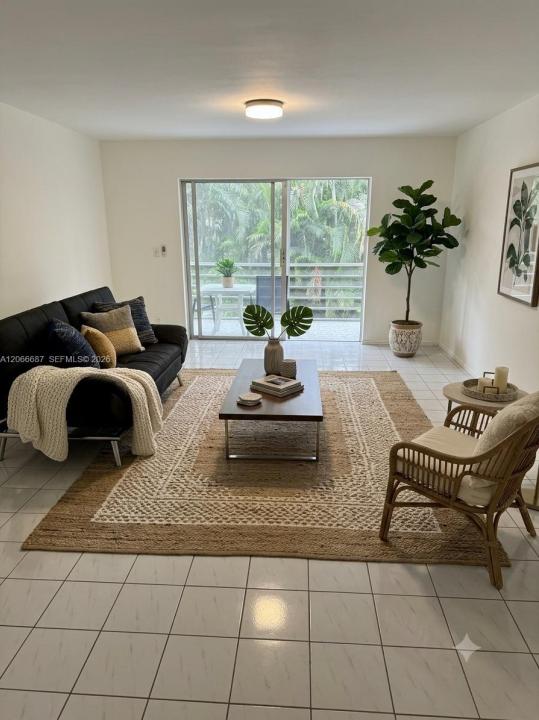 1445 Atlantic Shores Blvd 206, Hallandale Beach, Florida 33009, Stati Uniti