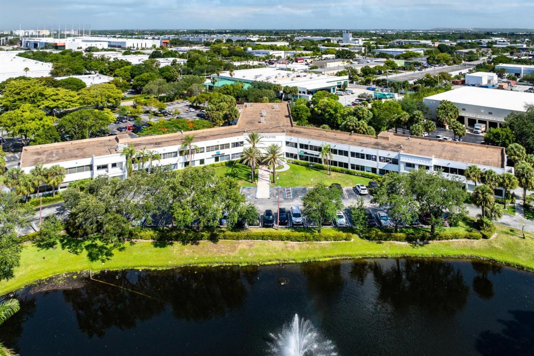 555 SW 12th Avenue 106, Pompano Beach, Florida 33069, USA