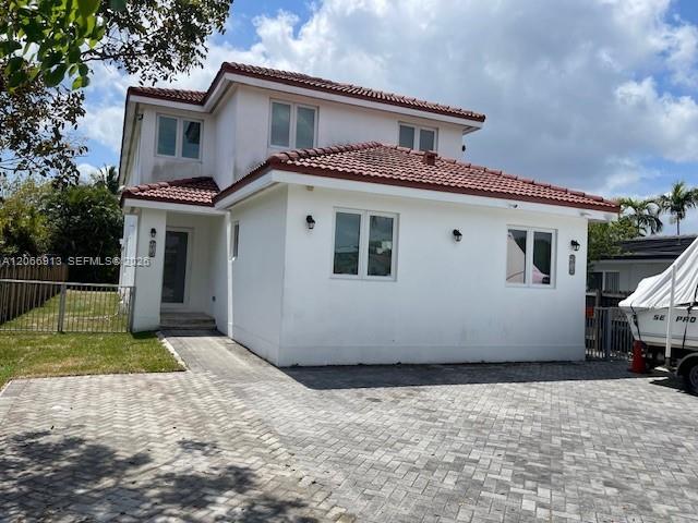 9010 SW 25th St 1, Miami, Florida 33165, USA