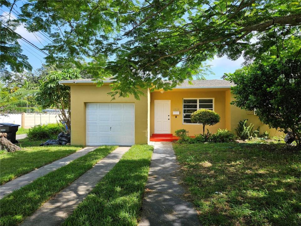 1929 NE 176th St, North Miami Beach, Floride 33162, États-Unis