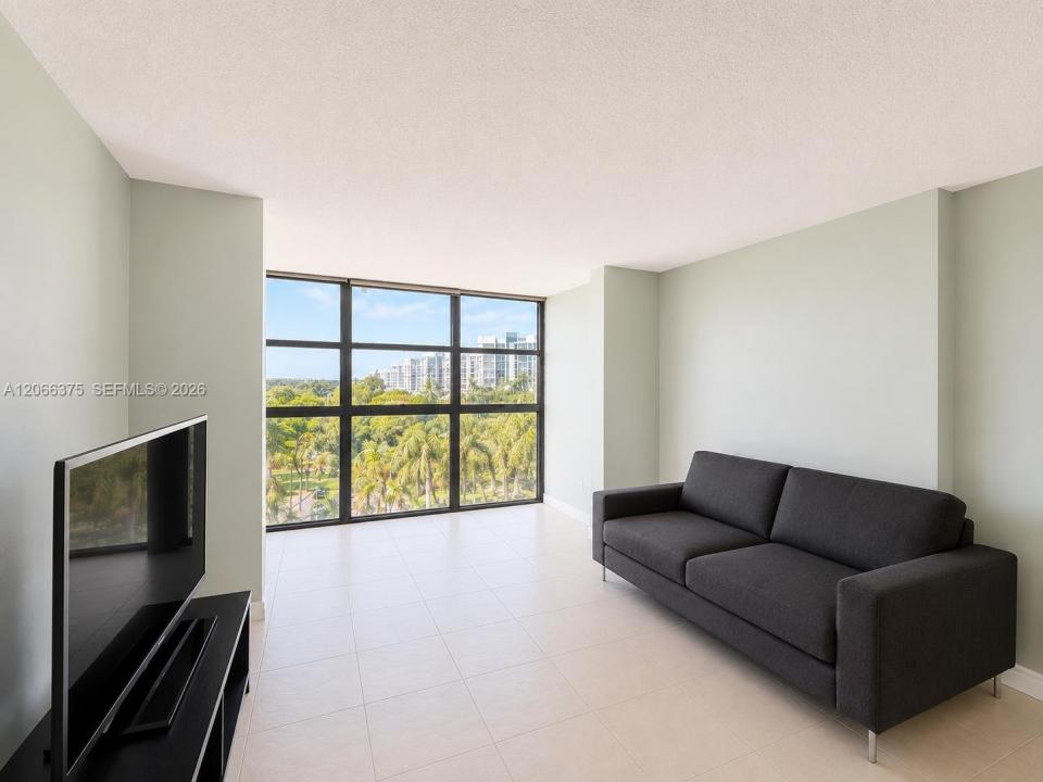 200 Leslie Dr 727, Hallandale Beach, Florida 33009, USA