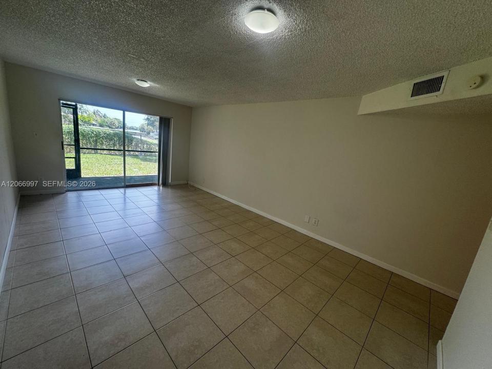 8020 Fairview Dr 107, Tamarac, Florida 33321, Stati Uniti