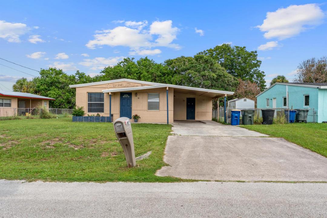 1810 N 16th Court, Fort Pierce, Florida 34950, USA