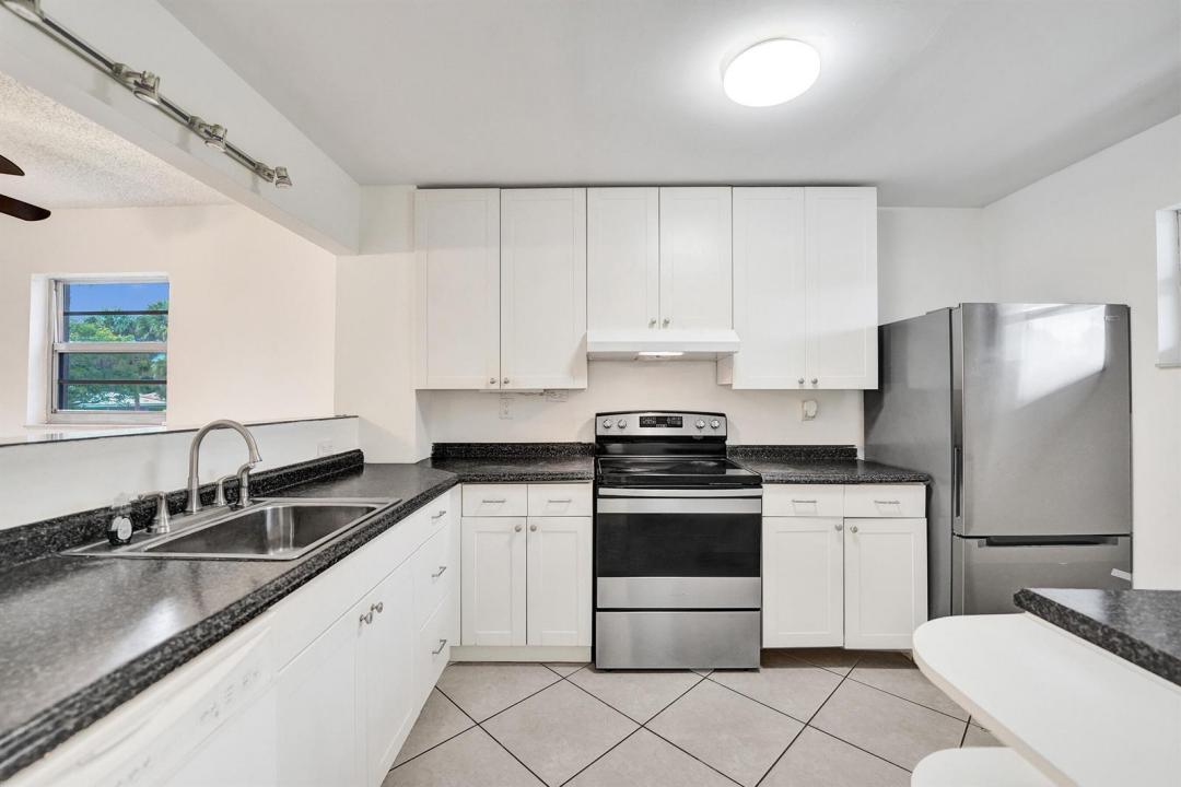 1100 NW 87th Avenue 208, Coral Springs, Florida 33071, Stati Uniti