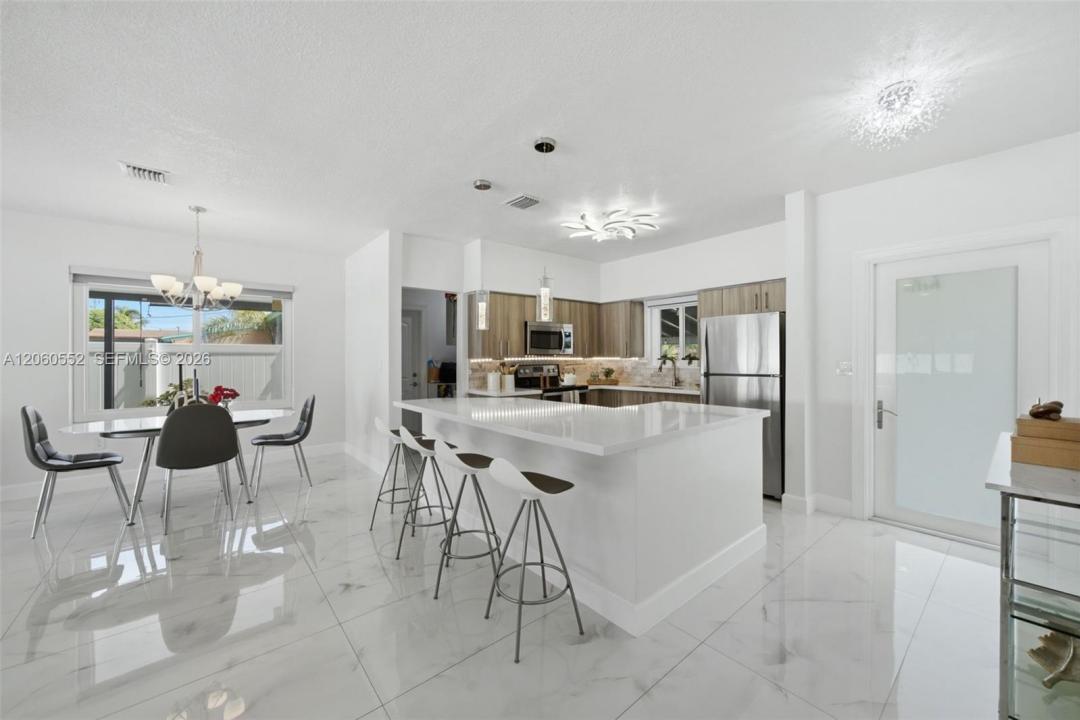 18120 NW 16th Ave, Miami Gardens, Florida 33169, USA