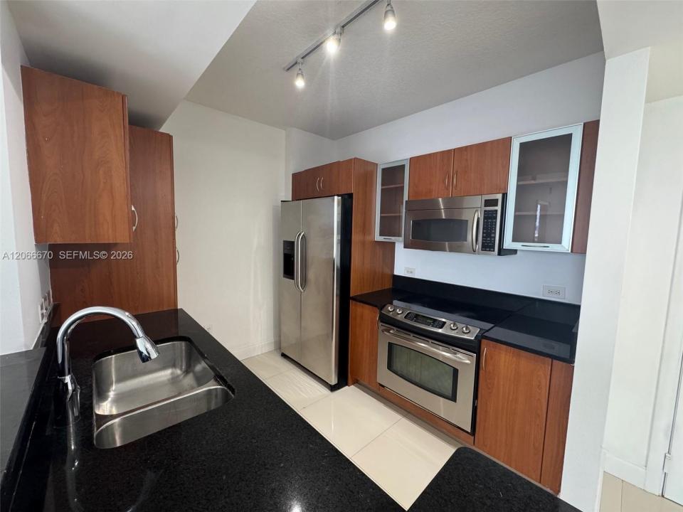 18800 NE 29 AV 1005, Aventura, Florida 33180, USA