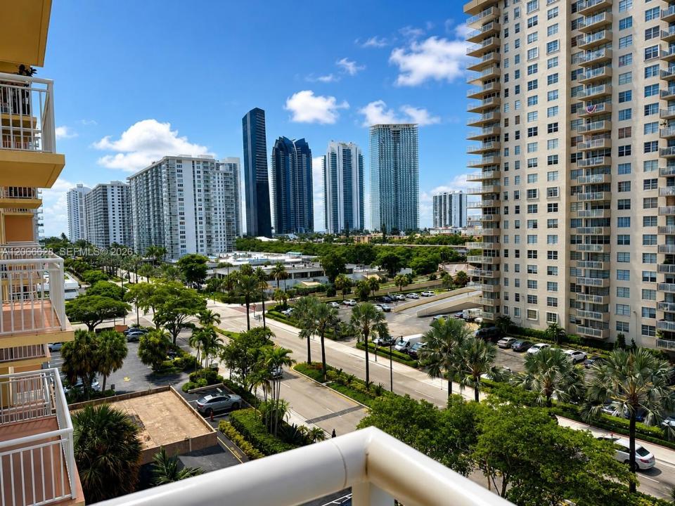 251 174th St 706, Sunny Isles Beach, Florida 33160, USA