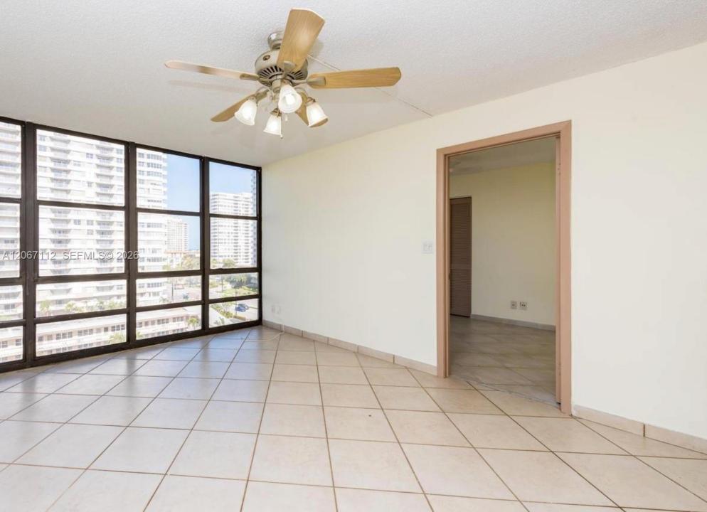 2049 S Ocean Dr 806, Hallandale Beach, Floride 33009, États-Unis