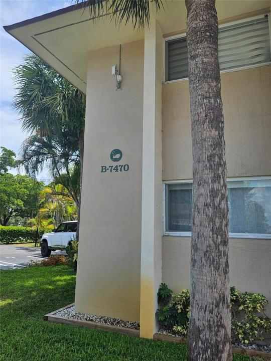 7470 Miami Lakes Dr B208, Miami Lakes, Florida 33014, USA