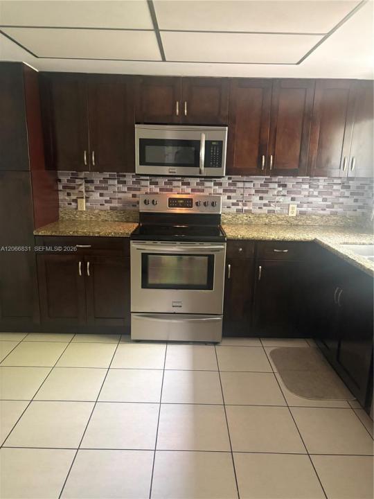17919 NW 66th Ct, Hialeah, Floride 33015, États-Unis