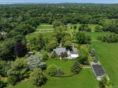 97 A Pound Hollow Road, Oyster Bay, New York 11545, États-Unis
