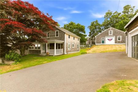 22 South Avenue, Tiverton, Rhode Island 02878, USA