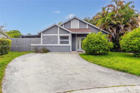 5560 SW 98th Way, Cooper City, Florida 33328, USA